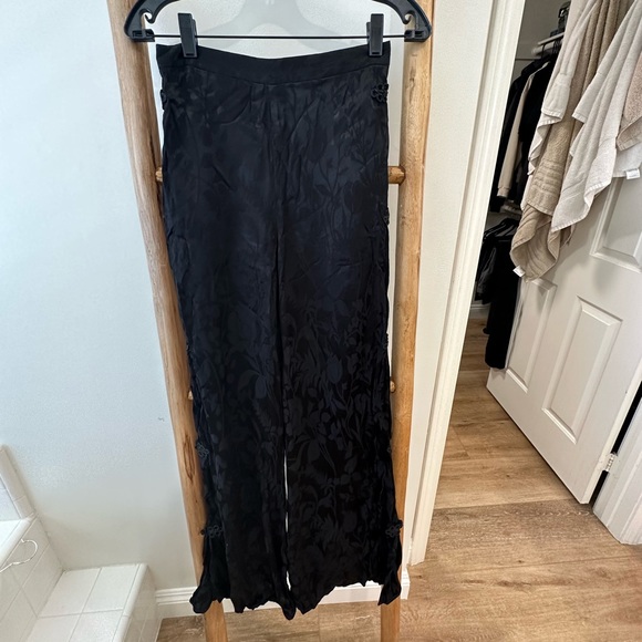 Chrissy Teigen x Revolve Matcha Pant - Picture 3 of 7